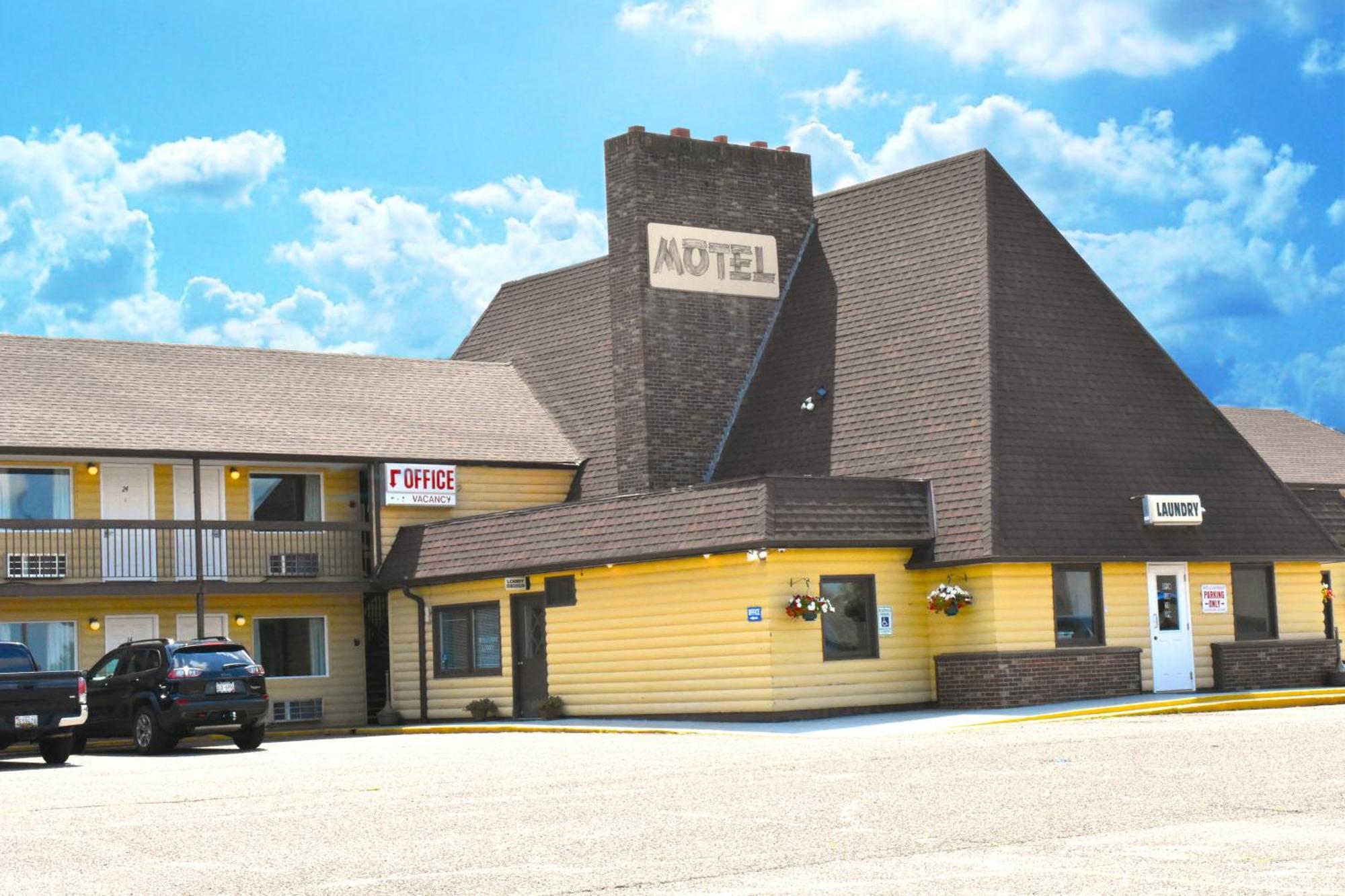 Grantsburg Inn Exterior photo